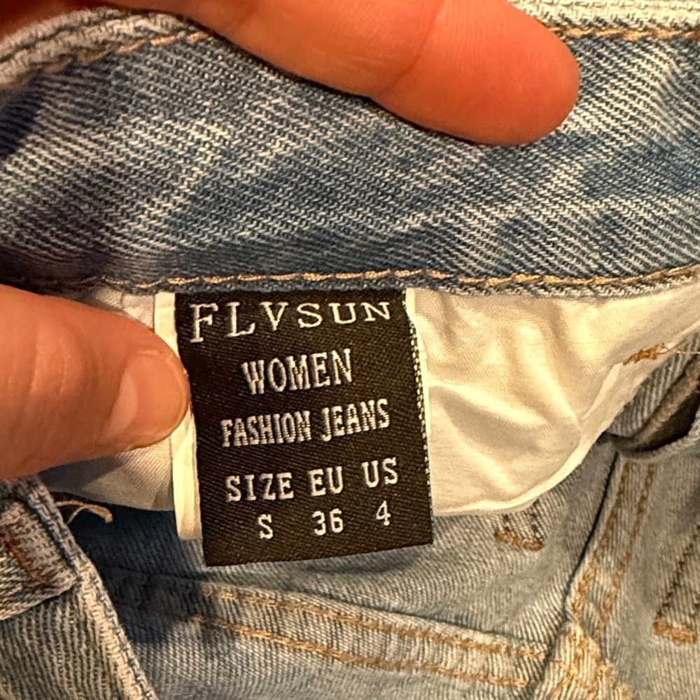 Women's High Rise Light Blue Cargo Jeans - Picture 4 of 6